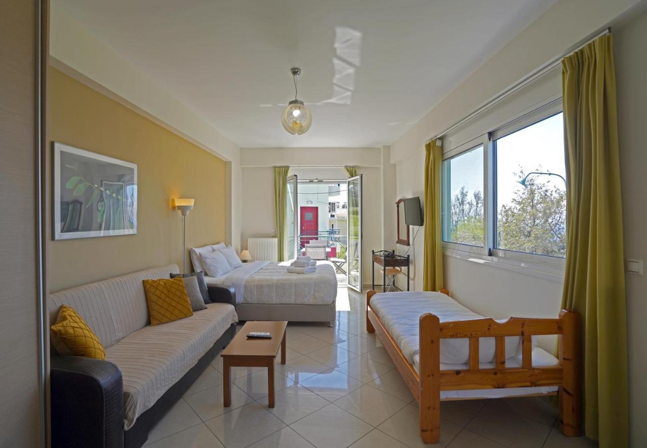 Semiramis Suites With Pool กาลามาตา ภายนอก รูปภาพ