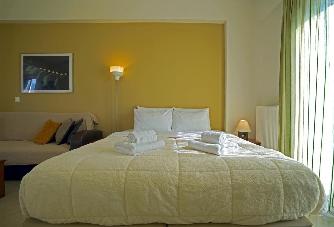 Semiramis Suites With Pool กาลามาตา ภายนอก รูปภาพ