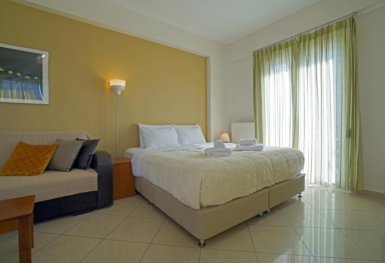 Semiramis Suites With Pool กาลามาตา ภายนอก รูปภาพ
