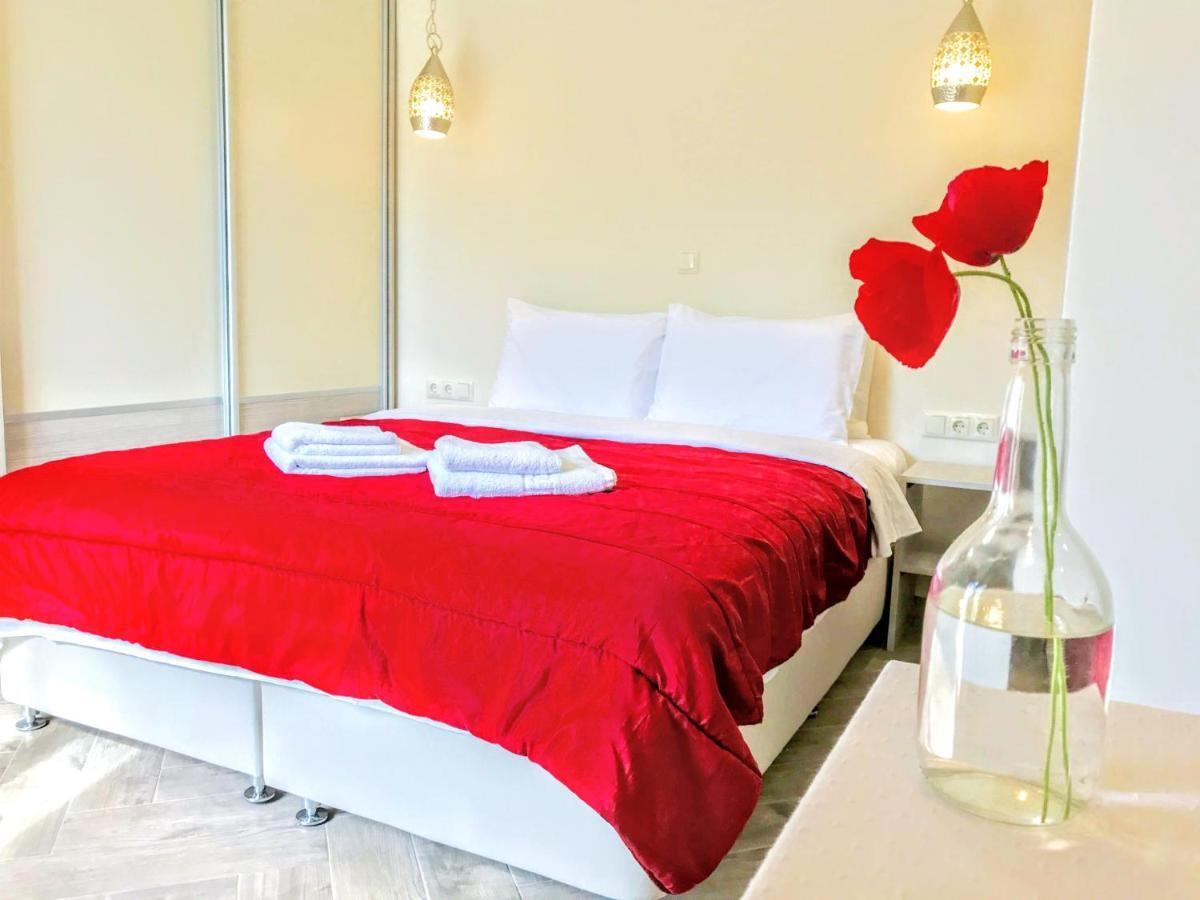 Semiramis Suites With Pool กาลามาตา ภายนอก รูปภาพ